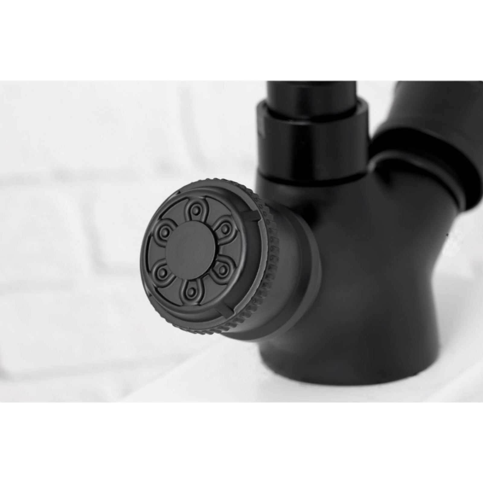 Смесител за умивалник класически, Черен DDM004