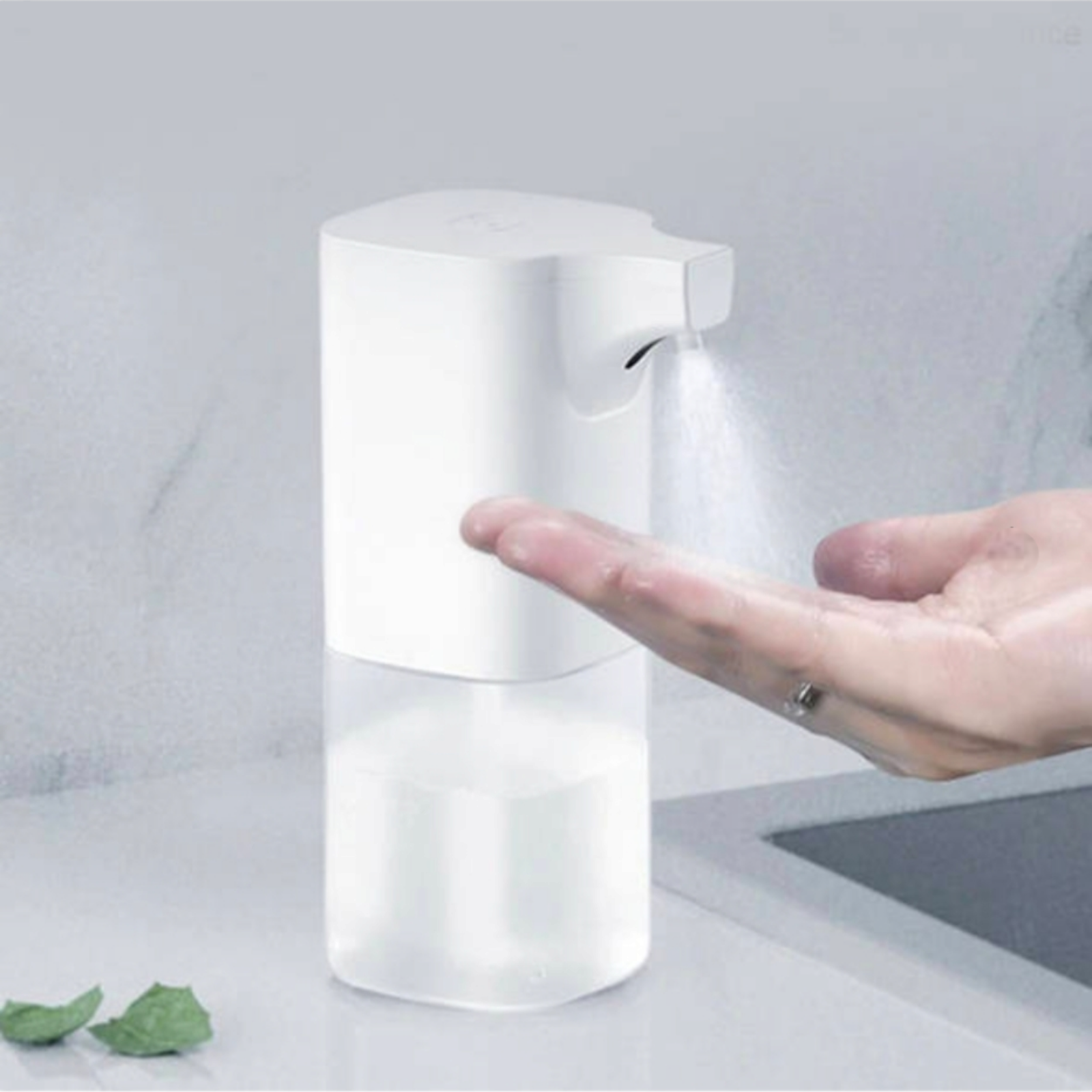 Дозатор/Диспенсър за сапун, дезинфектант, впръскващ AH-66