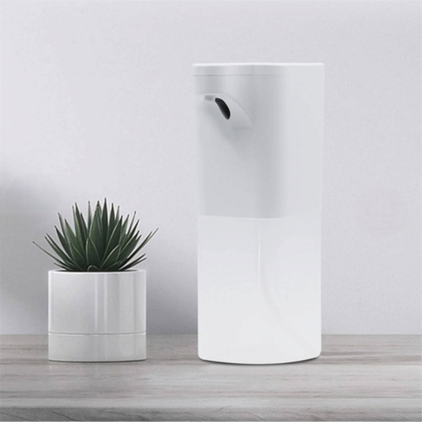 Дозатор/Диспенсър за сапун, дезинфектант, впръскващ AH-66