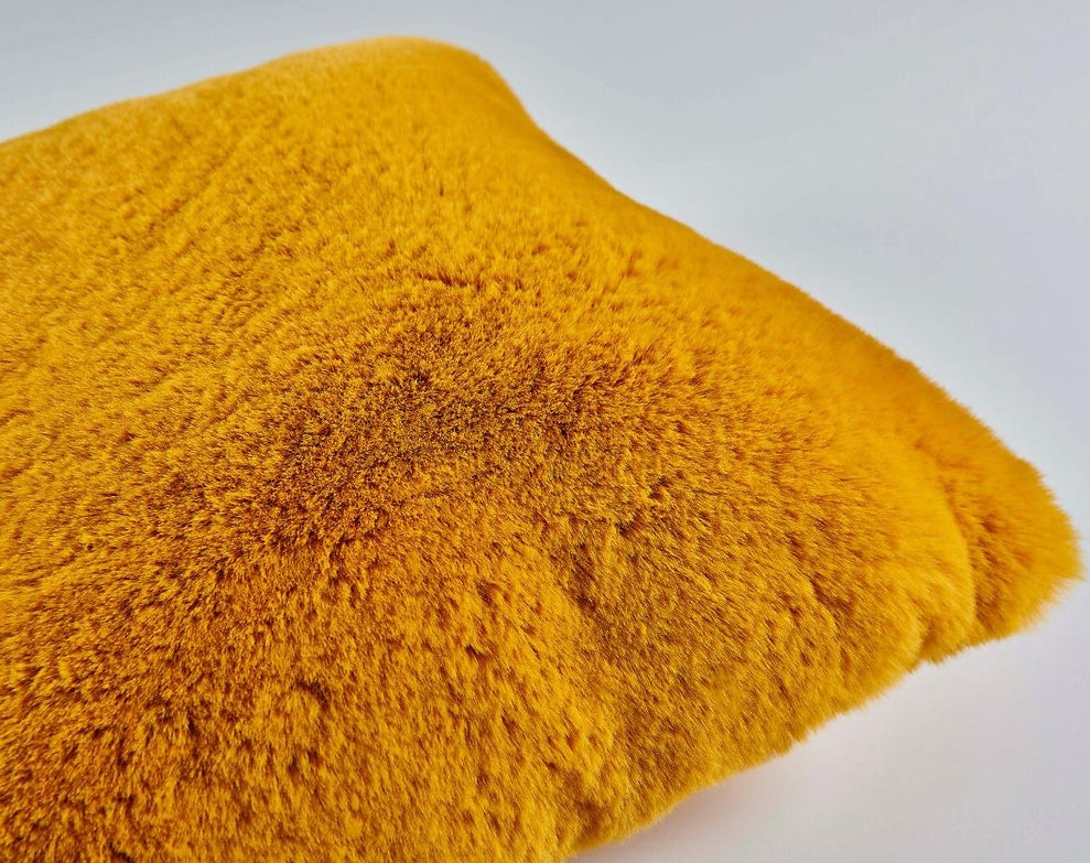 Възглавница имитация на заек 50см x 50см